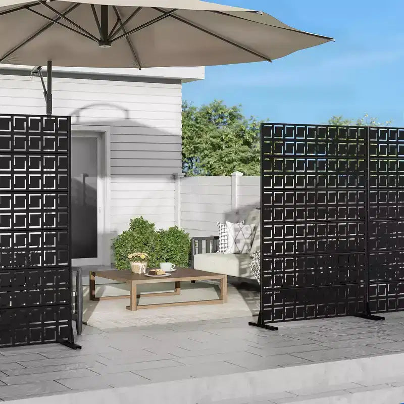 72 H47W Jardinière noire en métal Dovelina avec treillis brise-vue pour patio de café, jardin et balcons