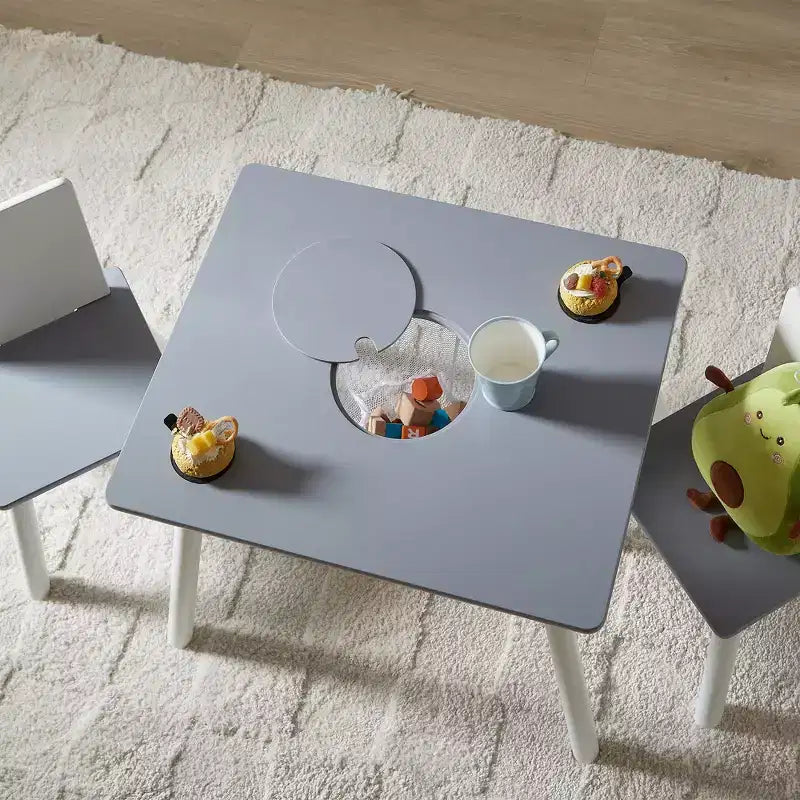 Ensemble table d'activités et 2 chaises VECELO avec rangement en filet dissimulé, mobilier de salle de jeux pour enfants, assemblage facile, blanc et gris