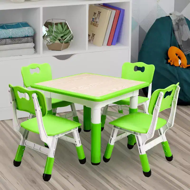 Table et 4 chaises pour enfants, bureau d'activités artistiques et manuelles réglable en hauteur pour les 2-10 ans, pieds antidérapants, charge maximale de 136 kg pour salles de classe, garderies, maison