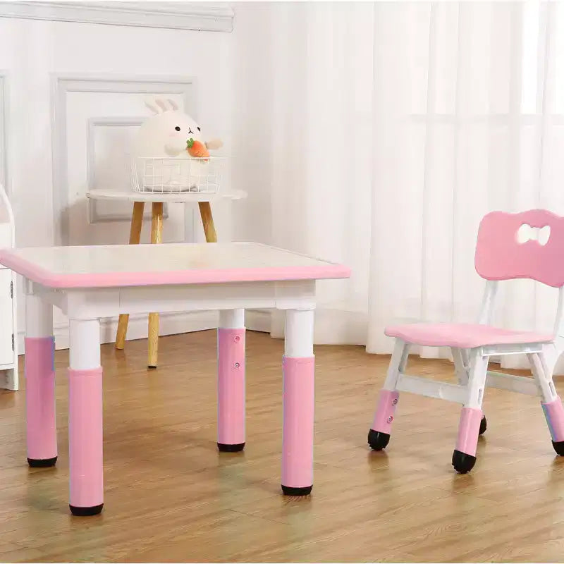Table et 4 chaises pour enfants, bureau d'activités artistiques et manuelles réglable en hauteur pour les 2-10 ans, pieds antidérapants, charge maximale de 136 kg pour salles de classe, garderies, maison