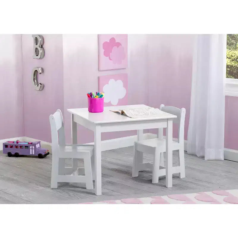 Table MySize Delta Children avec 2 chaises