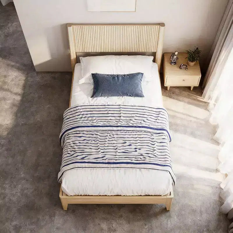 Cadre de lit simple en bois massif Karl Home avec tête de lit style grille
