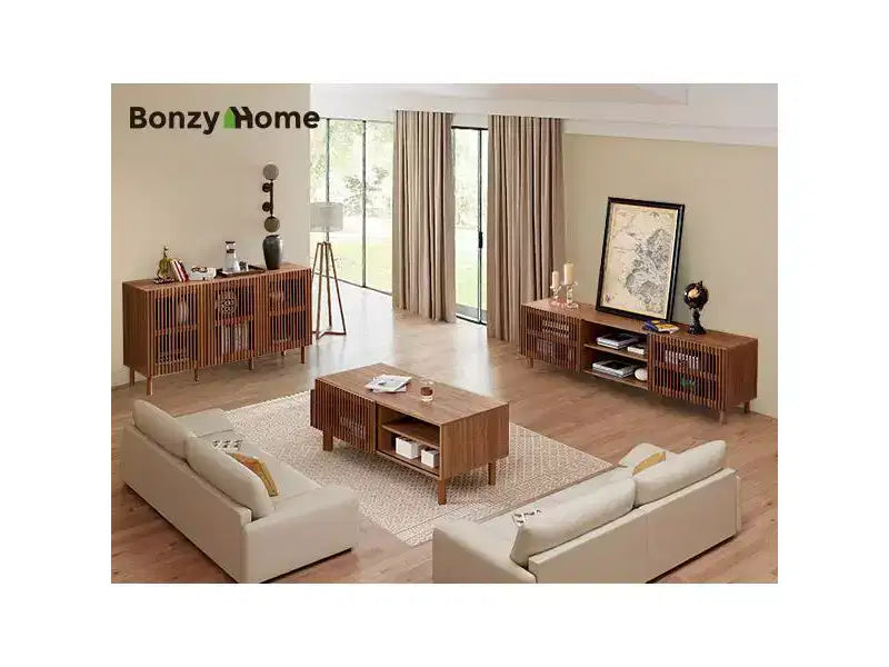 Table basse moderne Bestier avec rangement, table basse de 112 cm avec portes coulissantes cannelées et étagères de rangement latérales doubles, pieds en bois massif pour salon