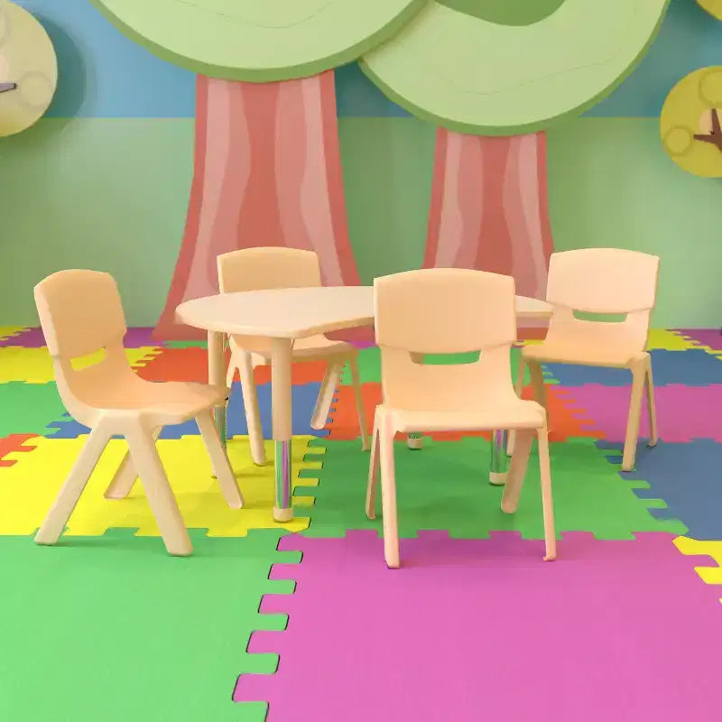 Emma et Oliver Ensemble de table et 4 chaises réglables en plastique naturel en forme de croissant de lune pour enfants, 25.125 l x 35.5 L po
