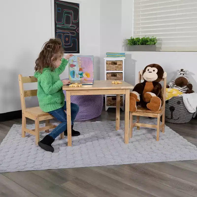 Emma and Oliver – Ensemble table et 2 chaises en bois massif pour salle de jeux ou cuisine
