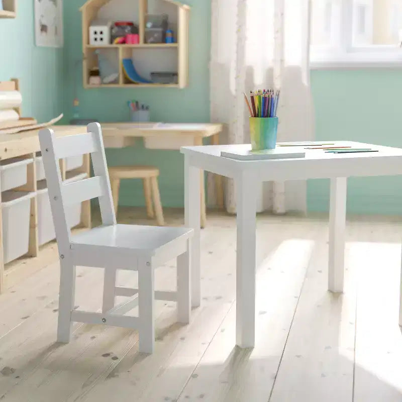 Emma and Oliver – Ensemble table et 2 chaises en bois massif pour salle de jeux ou cuisine