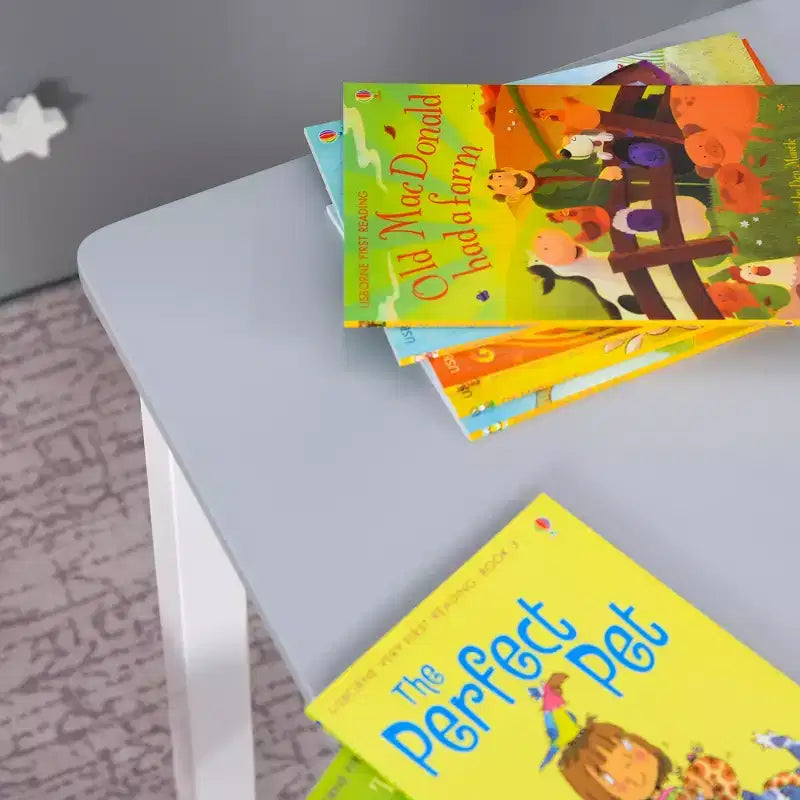 Ensemble de table pour enfants Qaba 4 pièces avec 2 chaises en bois, 1 banc de rangement et un design moderne intéressant