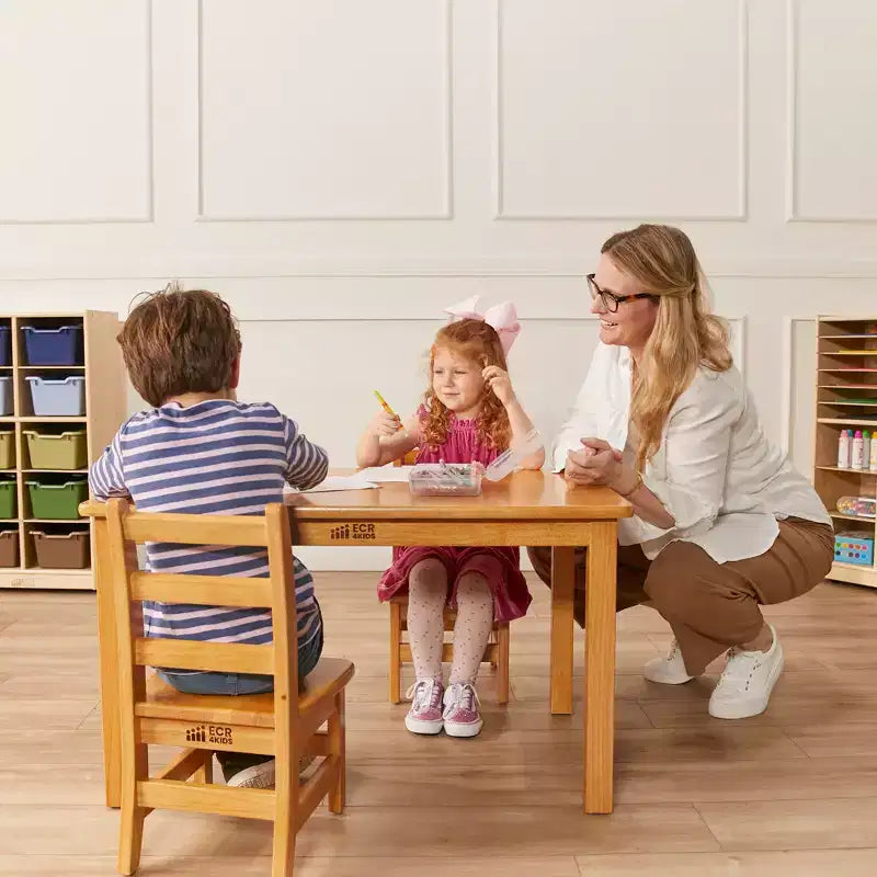 ECR4Kids Ensemble de 3 pièces : table carrée en bois dur de 61 cm avec pieds de 51 cm et chaises de 25 cm
